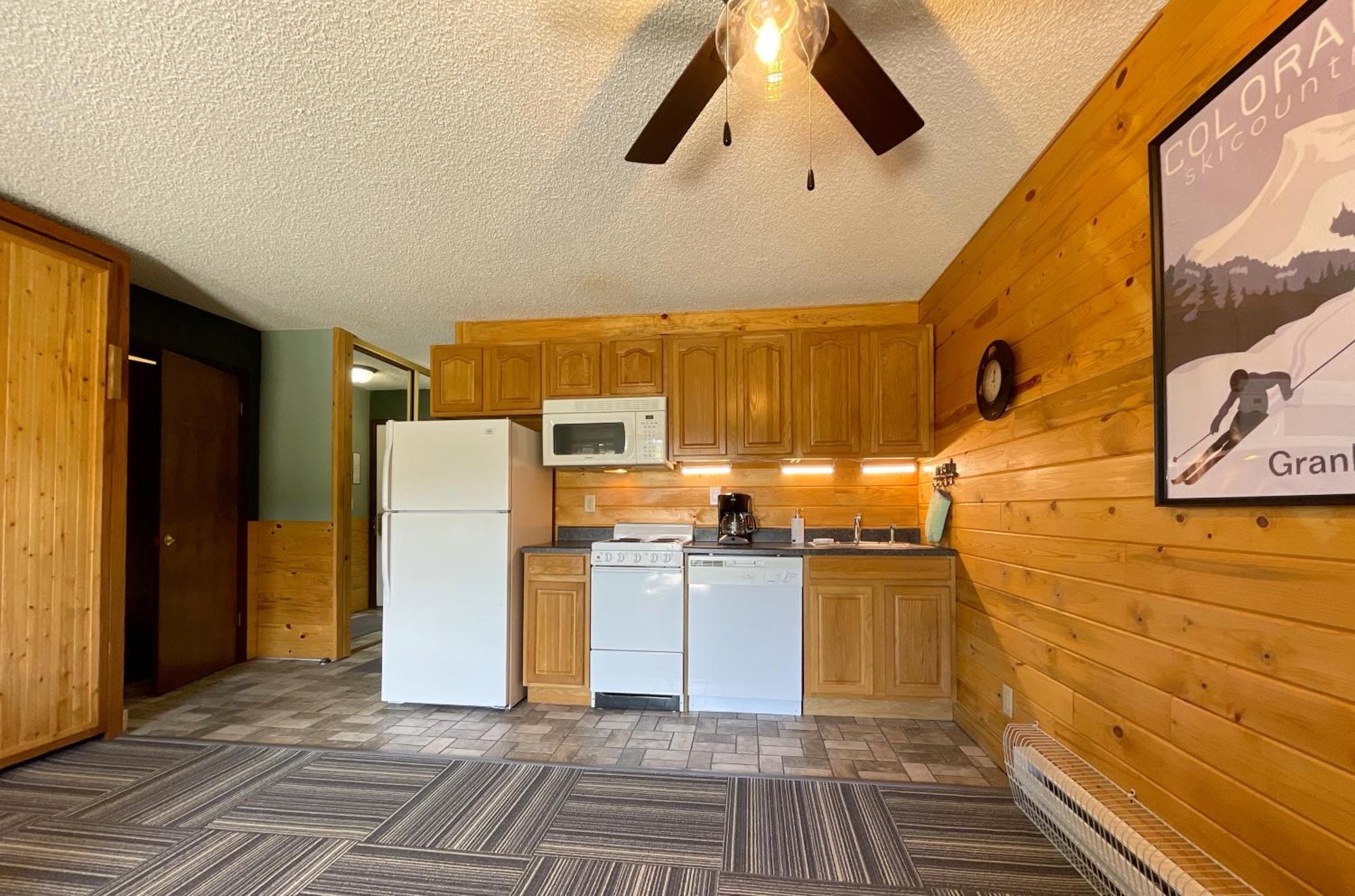 Relax, Adventure, Views, Amenities+Memories Apartment Granby Exterior photo